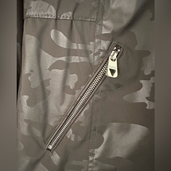 Guess Anorak Jacket - Picture 6 of 8